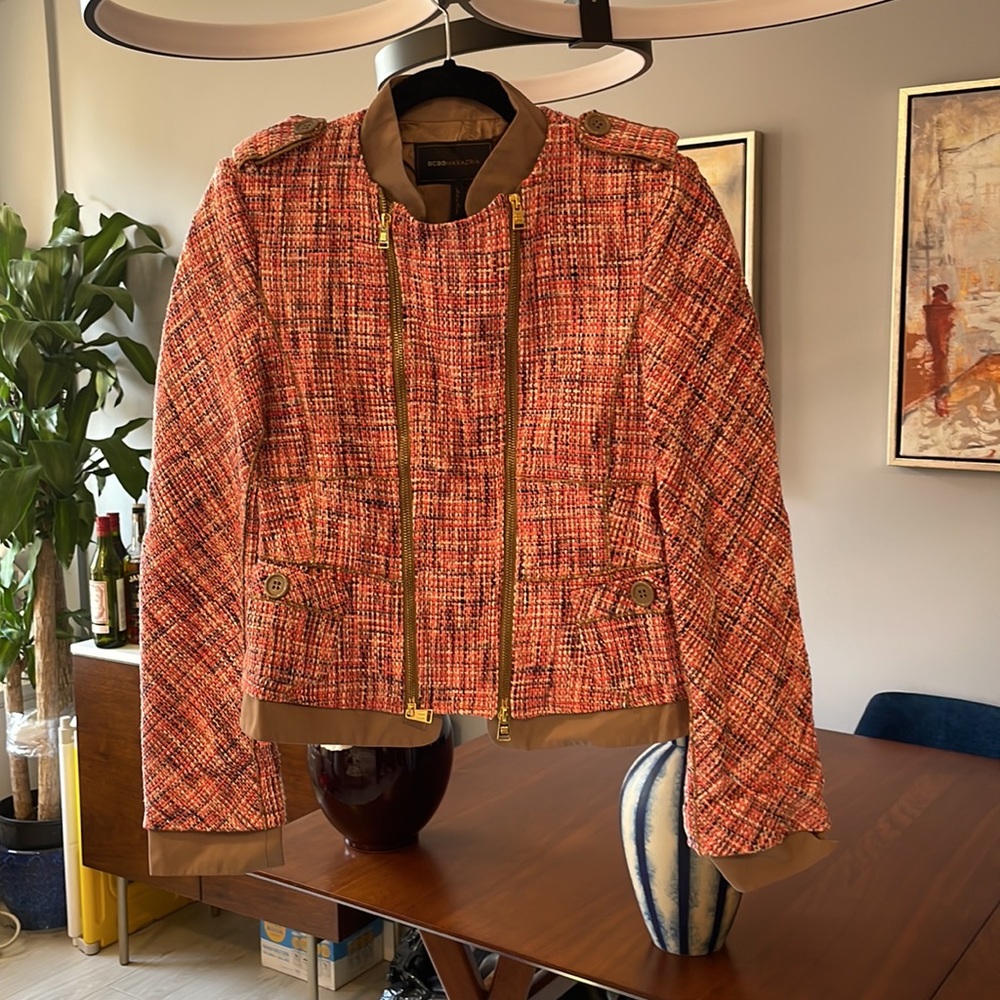 BCBG Maxazria. Pink tones / multicolored blazer jacket. Zip front. Size S.